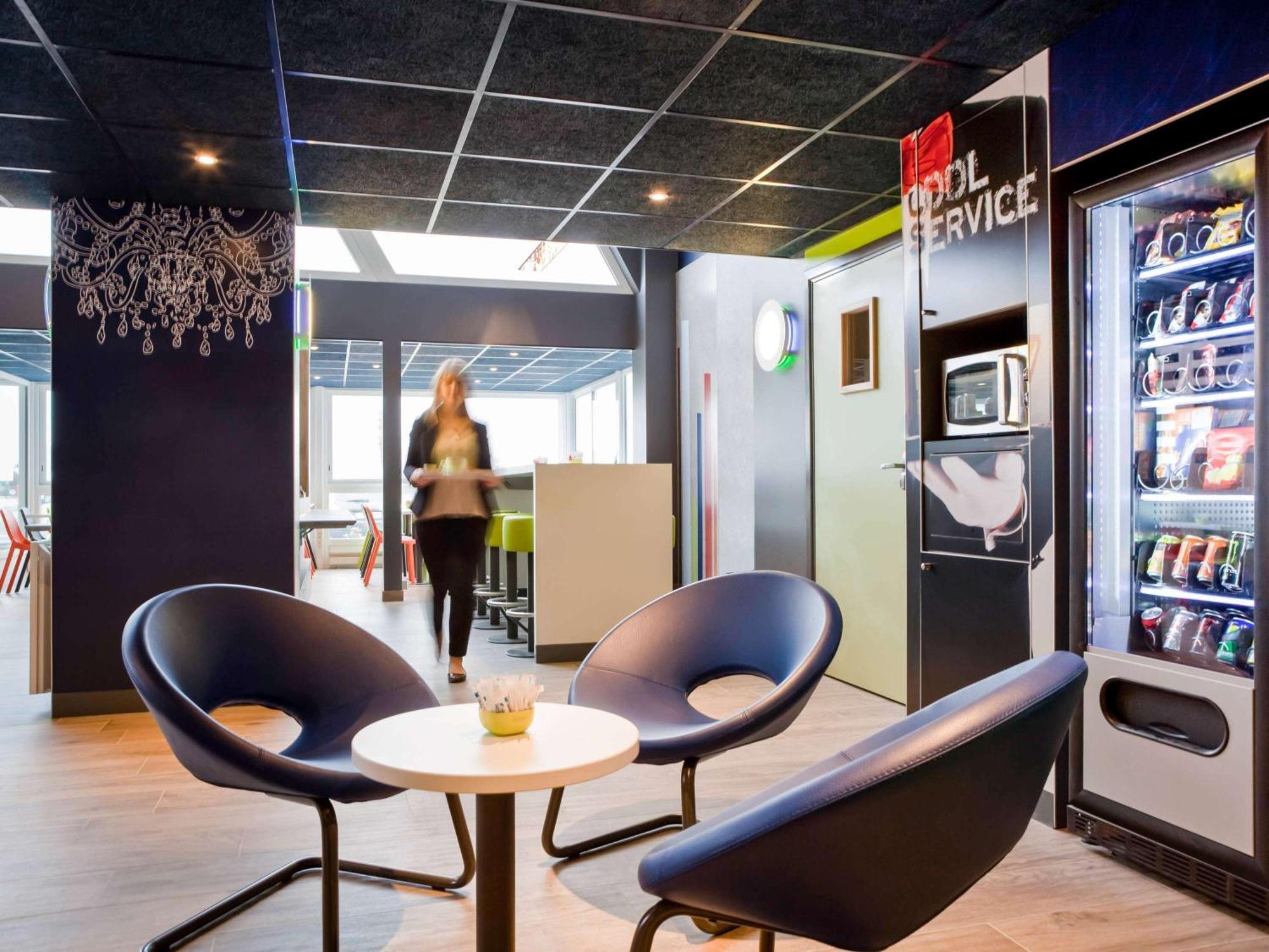 Ibis Budget Pontault Combault Rn4 Marne La Vallee Pontault-Combault Exterior foto